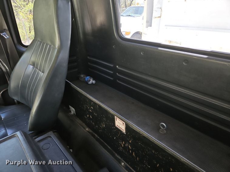 image for item DS6322 2000 Chevrolet T7500  bucket truck