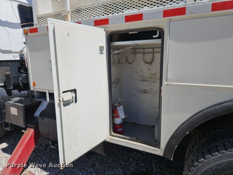 image for item DS6322 2000 Chevrolet T7500  bucket truck