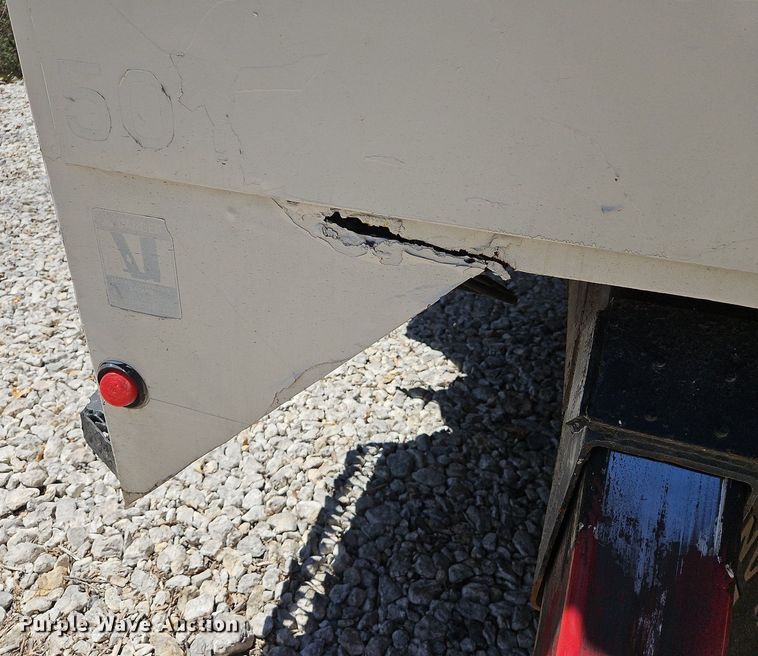 image for item DS6322 2000 Chevrolet T7500  bucket truck