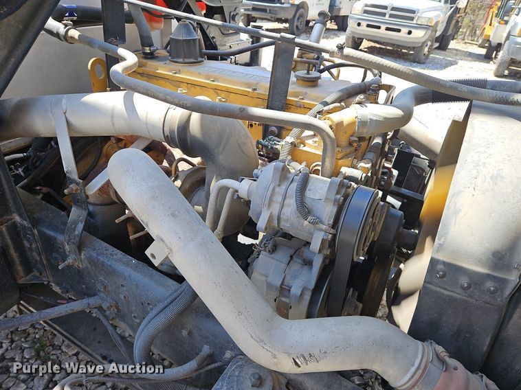 image for item DS6322 2000 Chevrolet T7500  bucket truck