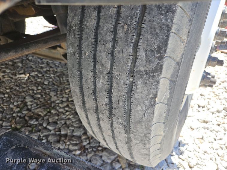 image for item DS6322 2000 Chevrolet T7500  bucket truck