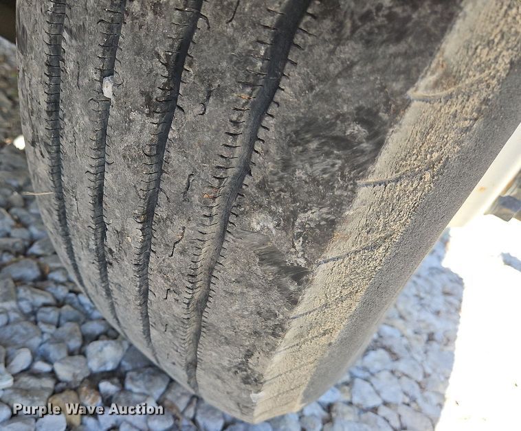 image for item DS6322 2000 Chevrolet T7500  bucket truck