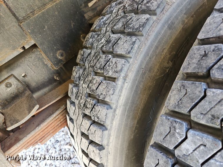 image for item DS6322 2000 Chevrolet T7500  bucket truck