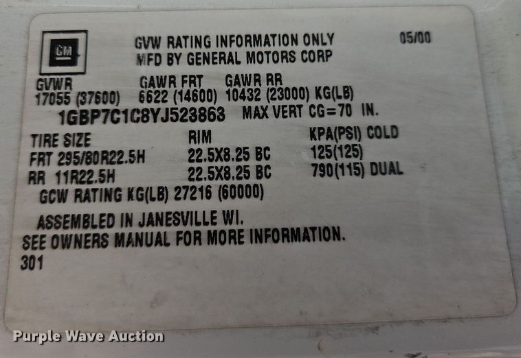 image for item DS6322 2000 Chevrolet T7500  bucket truck