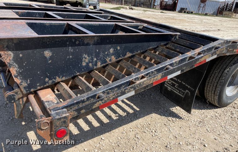 image for item HN9839 2007 PJ  equipment trailer