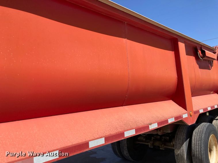 image for item HN9841 2006 Hilbilt 283/16 HD XL  end dump trailer