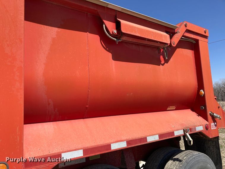 image for item HN9841 2006 Hilbilt 283/16 HD XL  end dump trailer