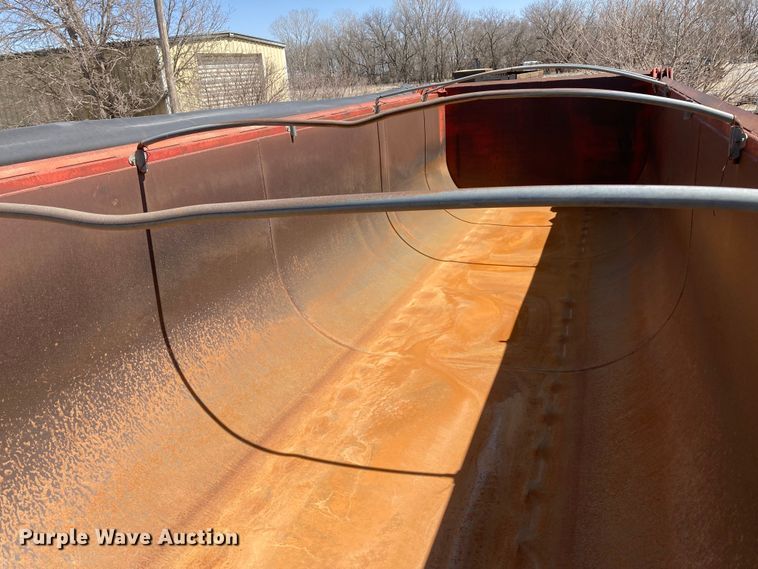 image for item HN9841 2006 Hilbilt 283/16 HD XL  end dump trailer