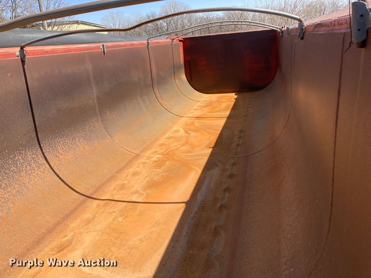 image for item HN9841 2006 Hilbilt 283/16 HD XL  end dump trailer