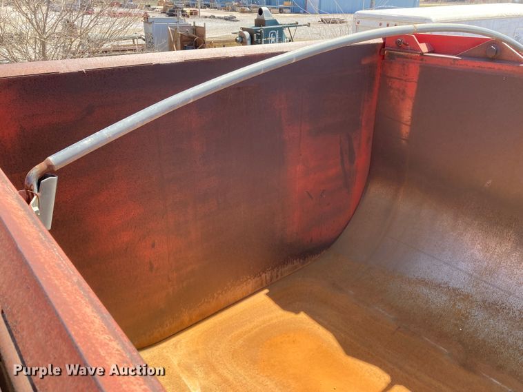 image for item HN9841 2006 Hilbilt 283/16 HD XL  end dump trailer