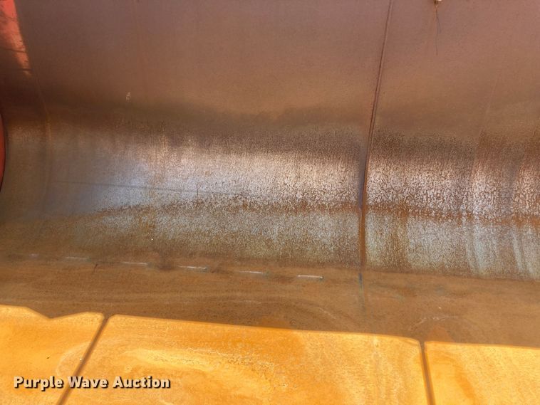 image for item HN9841 2006 Hilbilt 283/16 HD XL  end dump trailer