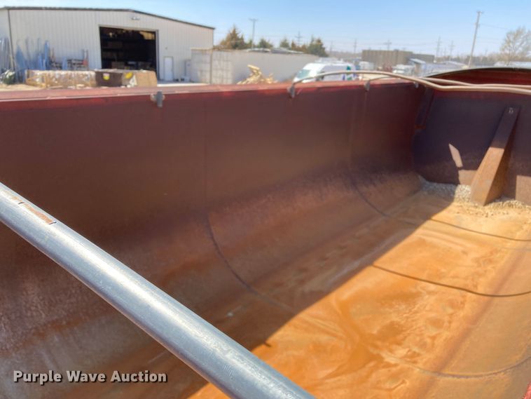 image for item HN9841 2006 Hilbilt 283/16 HD XL  end dump trailer