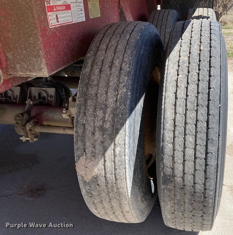 image for item HN9841 2006 Hilbilt 283/16 HD XL  end dump trailer