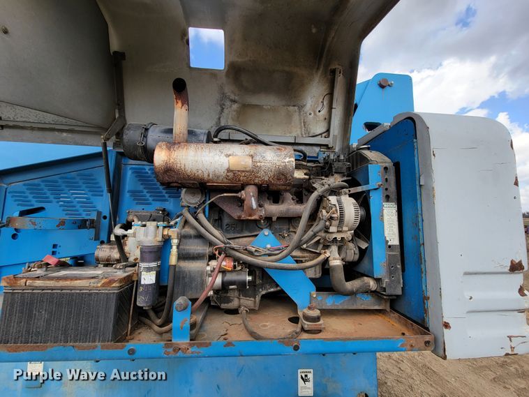 image for item HP9703 1998 Genie S-65  boom lift