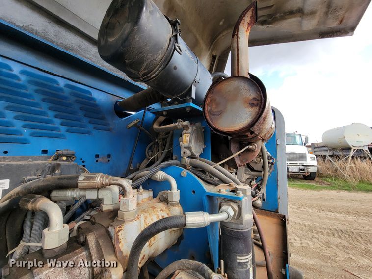 image for item HP9703 1998 Genie S-65  boom lift