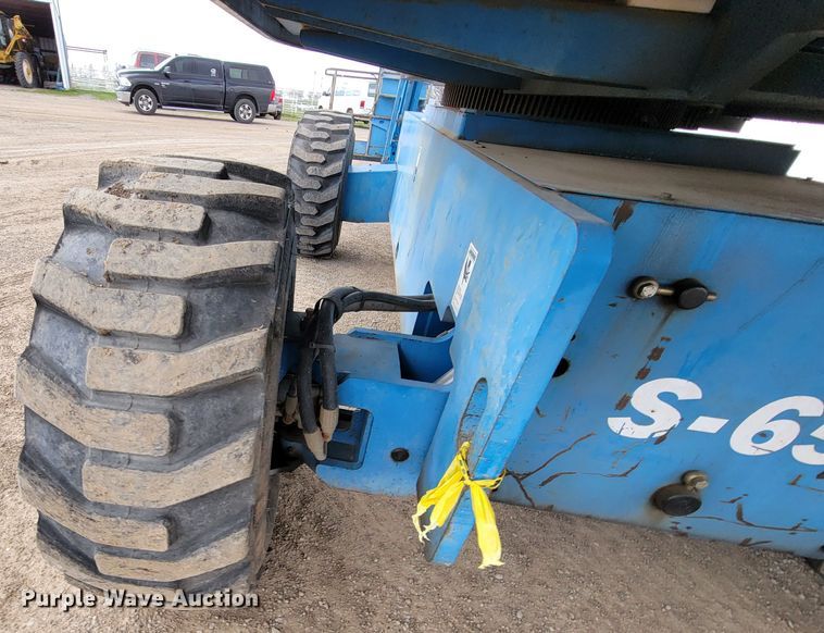 image for item HP9703 1998 Genie S-65  boom lift