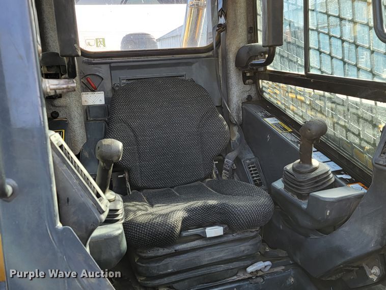 image for item HP9711 2014 John Deere 333E  tracked skid steer loader