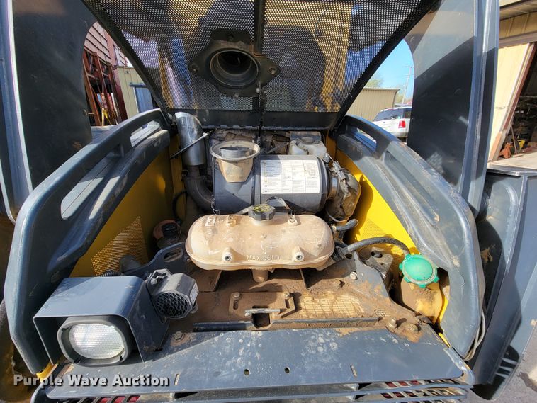 image for item HP9711 2014 John Deere 333E  tracked skid steer loader