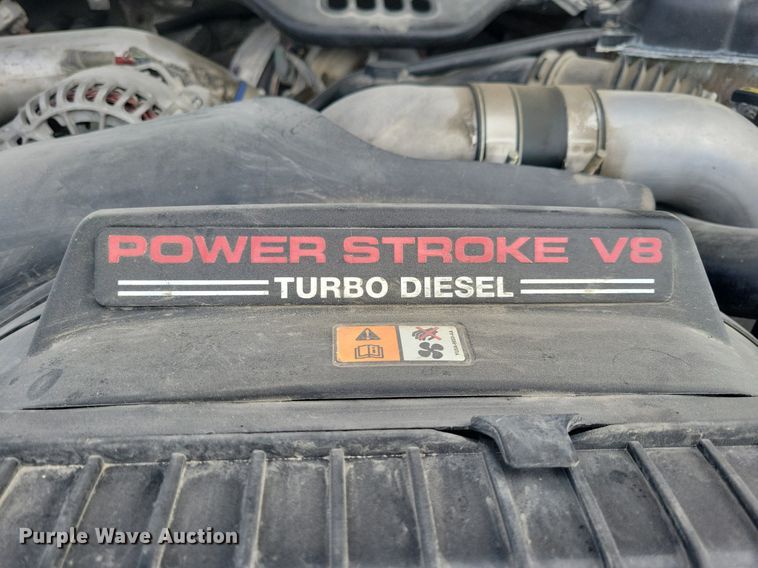 image for item IO9320 2004 Ford F450 Super Duty XL  flatbed truck