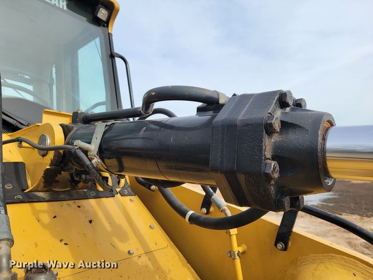 image for item JL9327 2008 Caterpillar 963D  track loader