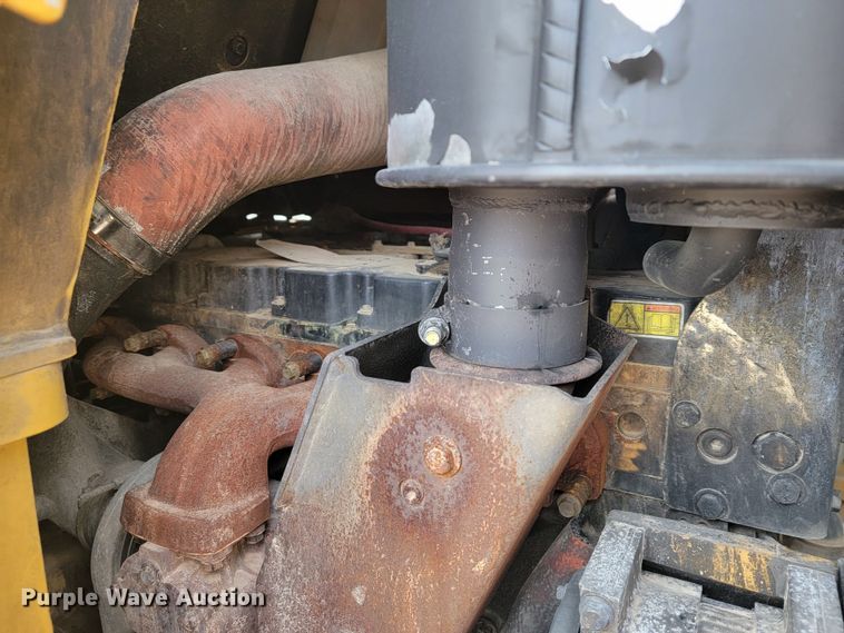 image for item JL9327 2008 Caterpillar 963D  track loader