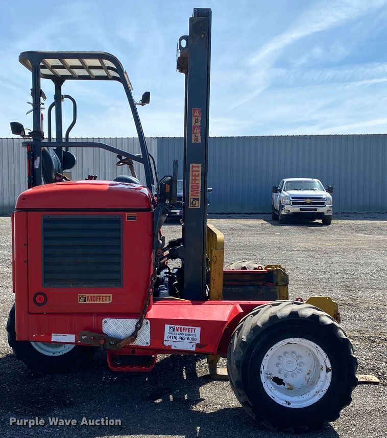 image for item KB9485 2006 Moffett M55  forklift