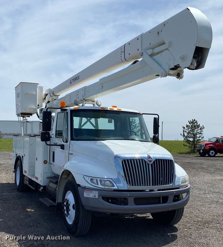 image for item KB9489 2010 International 4300 SBA  bucket truck
