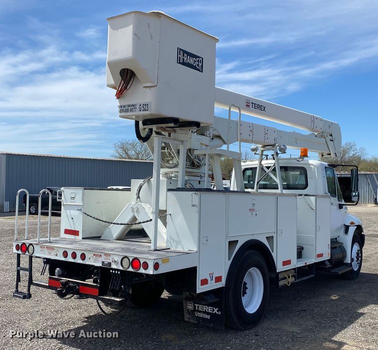 image for item KB9489 2010 International 4300 SBA  bucket truck
