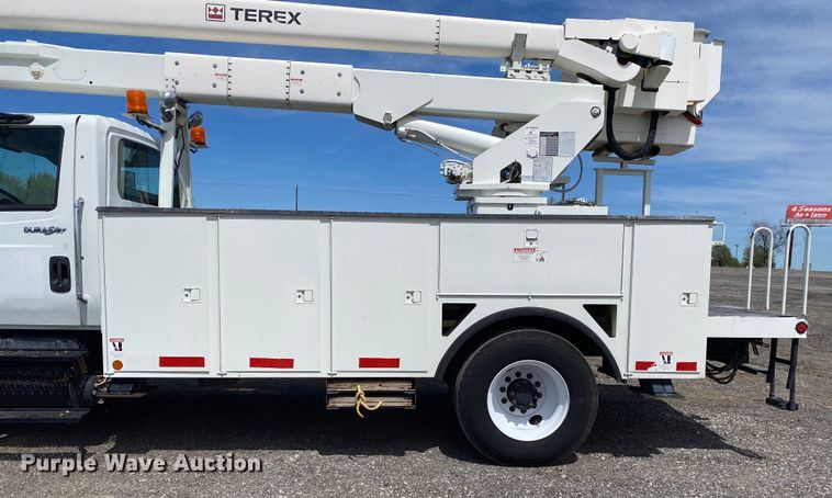 image for item KB9489 2010 International 4300 SBA  bucket truck