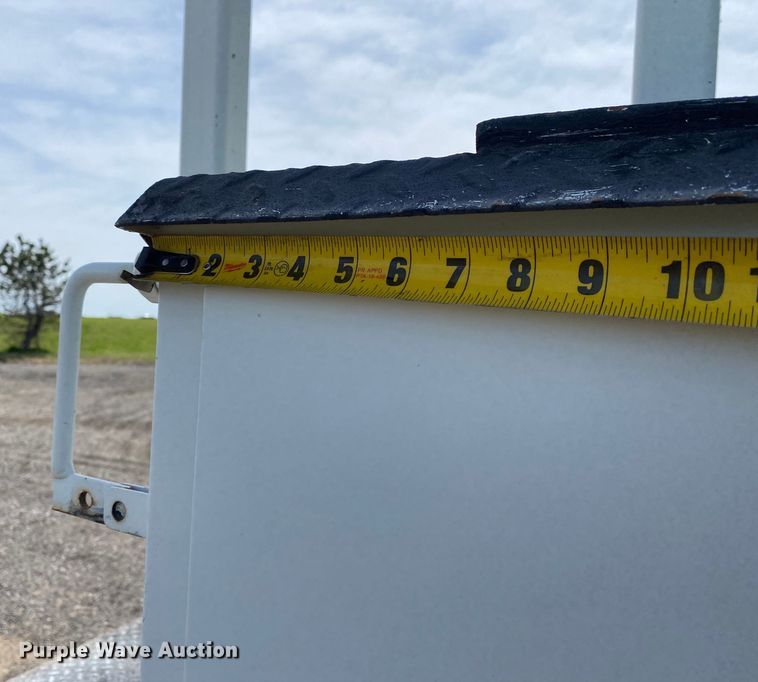 image for item KB9489 2010 International 4300 SBA  bucket truck