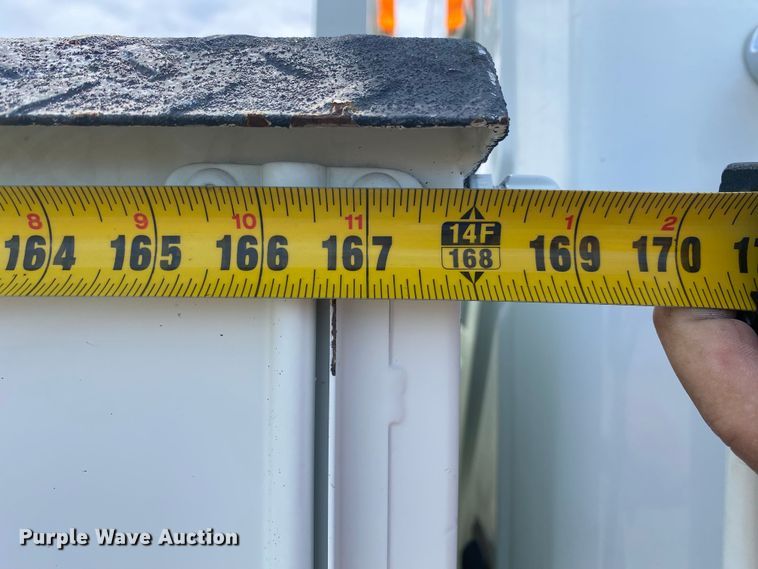 image for item KB9489 2010 International 4300 SBA  bucket truck