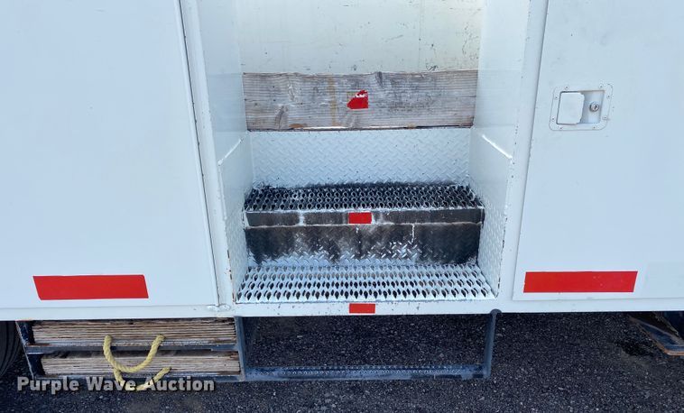 image for item KB9489 2010 International 4300 SBA  bucket truck