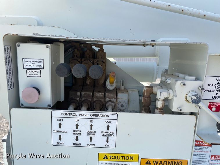 image for item KB9489 2010 International 4300 SBA  bucket truck