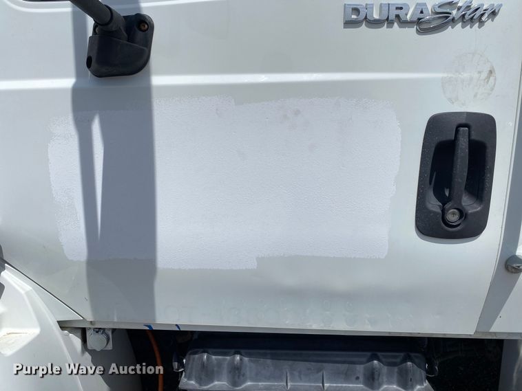 image for item KB9489 2010 International 4300 SBA  bucket truck