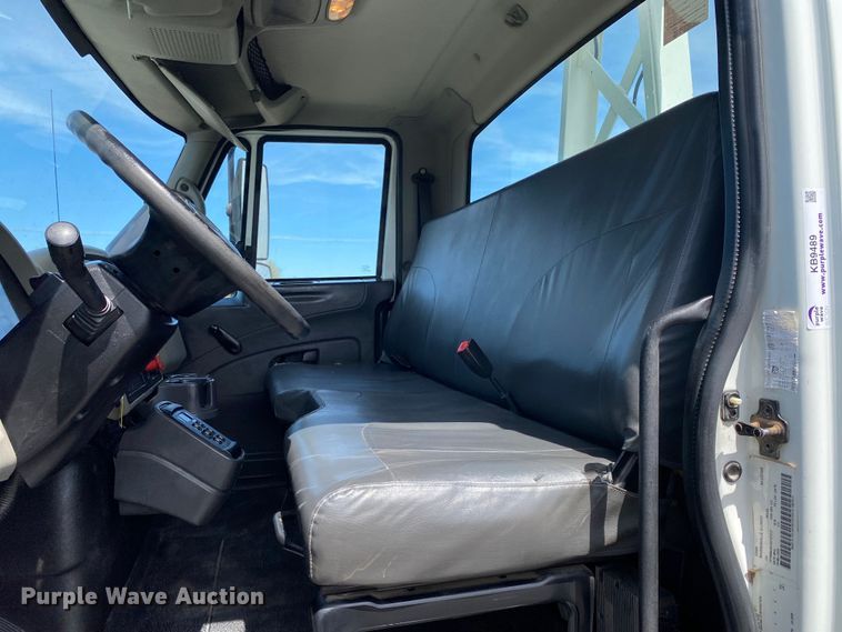 image for item KB9489 2010 International 4300 SBA  bucket truck