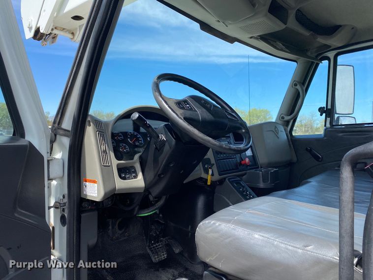 image for item KB9489 2010 International 4300 SBA  bucket truck