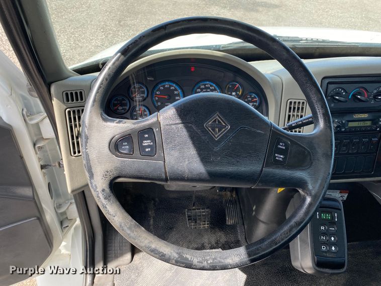 image for item KB9489 2010 International 4300 SBA  bucket truck