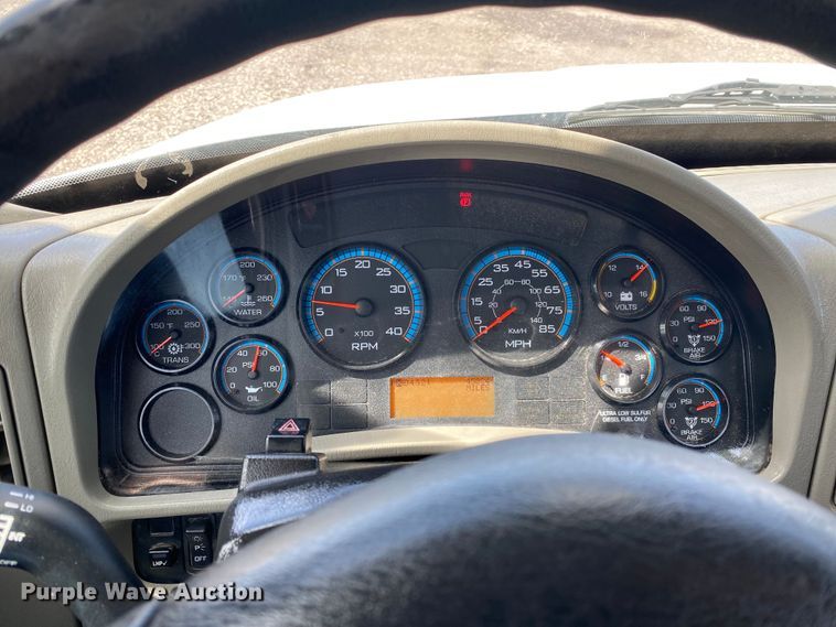 image for item KB9489 2010 International 4300 SBA  bucket truck