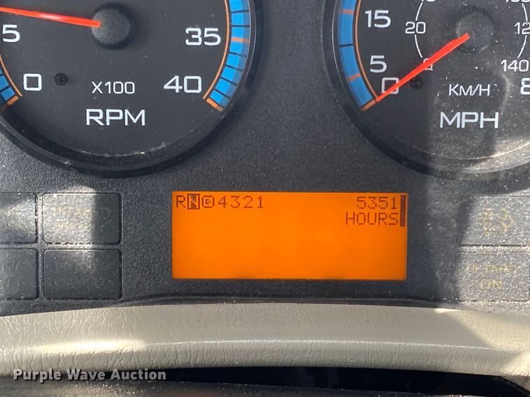 image for item KB9489 2010 International 4300 SBA  bucket truck