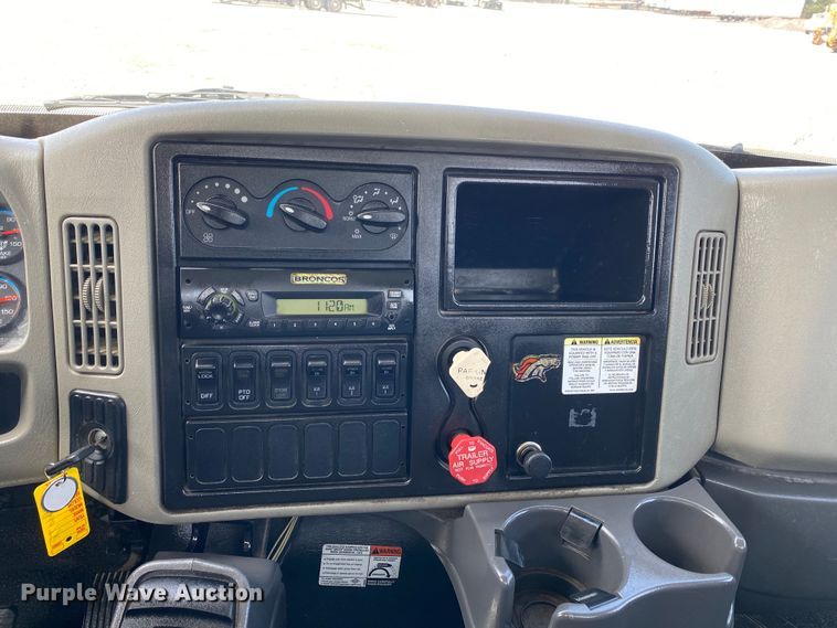 image for item KB9489 2010 International 4300 SBA  bucket truck