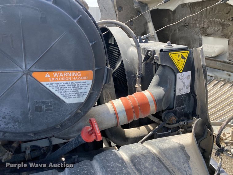 image for item KB9489 2010 International 4300 SBA  bucket truck