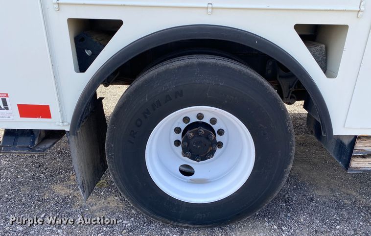 image for item KB9489 2010 International 4300 SBA  bucket truck