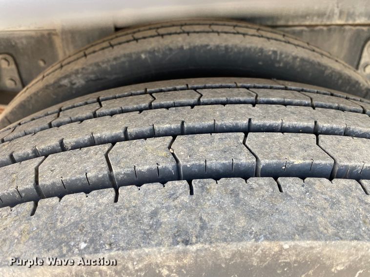 image for item KB9489 2010 International 4300 SBA  bucket truck