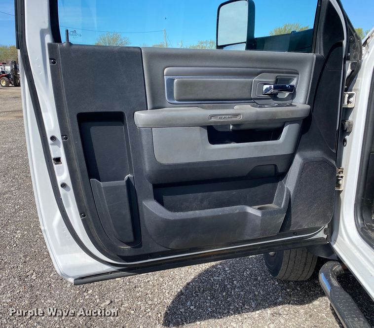 image for item KB9492 2015 Dodge  Ram 5500  utility / service truck