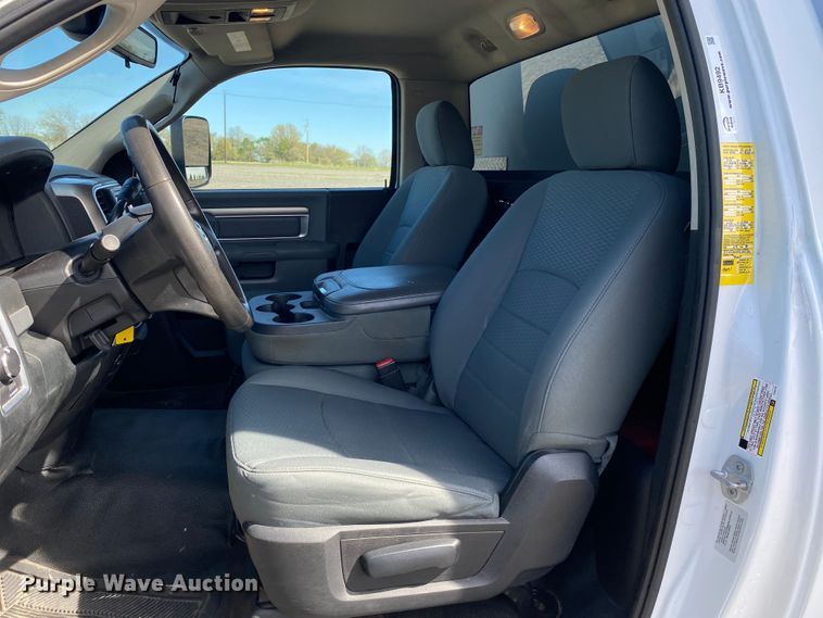 image for item KB9492 2015 Dodge  Ram 5500  utility / service truck