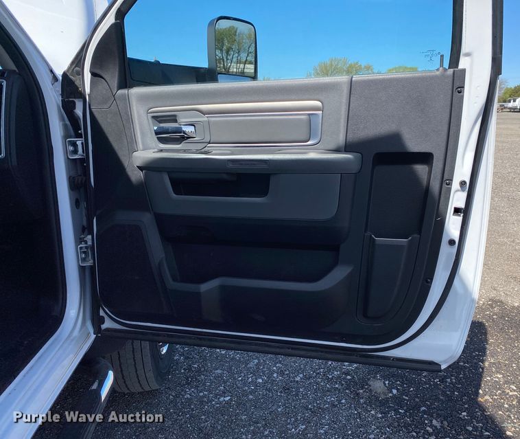 image for item KB9492 2015 Dodge  Ram 5500  utility / service truck