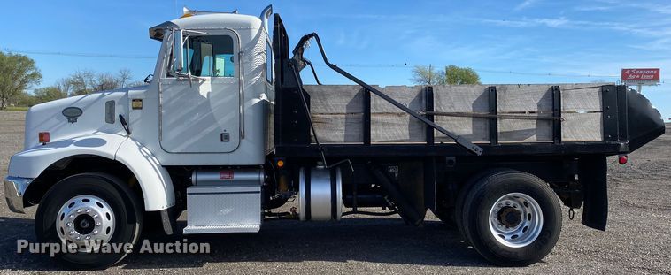 image for item KB9496 1999 Peterbilt 330  dump flatbed truck