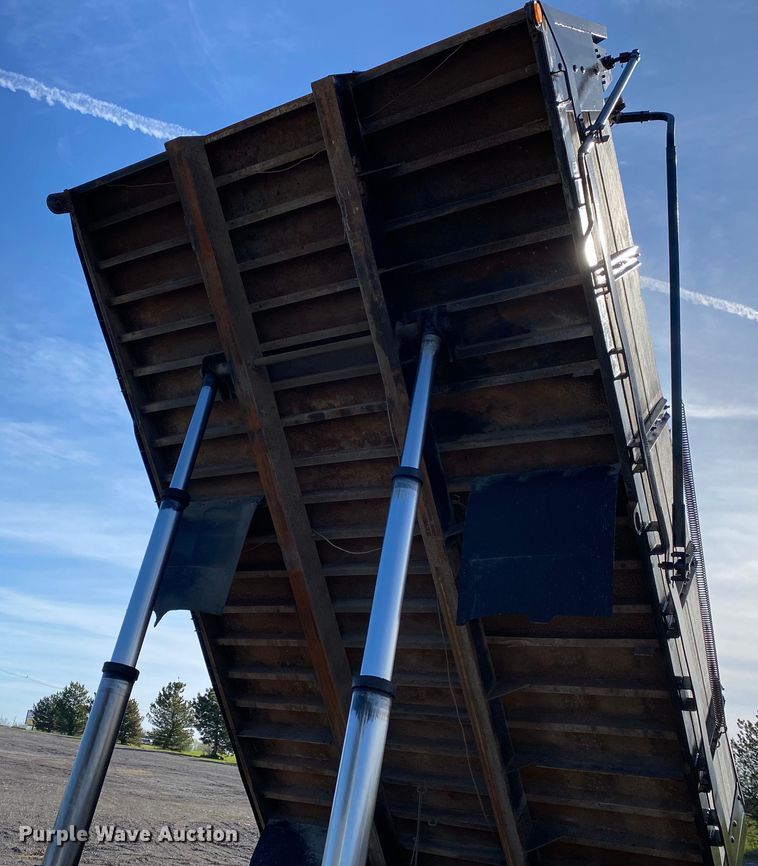 image for item KB9496 1999 Peterbilt 330  dump flatbed truck