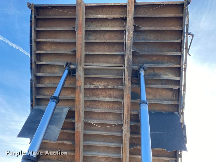 image for item KB9496 1999 Peterbilt 330  dump flatbed truck