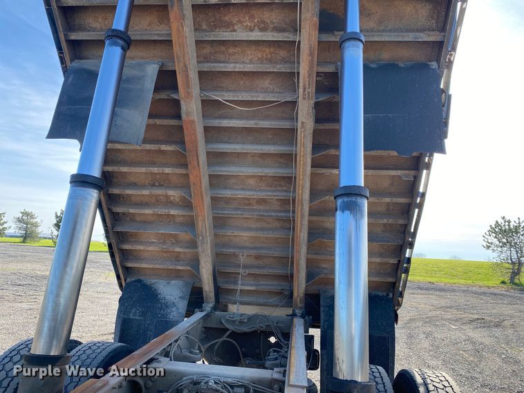 image for item KB9496 1999 Peterbilt 330  dump flatbed truck